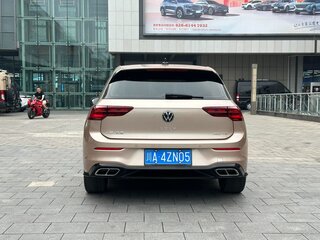 2022 Volkswagen Golf VIII, бежевый, 1550000 рублей, вид 4