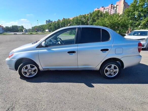 1999 Toyota Platz, серебристый, 215000 рублей - вид 5