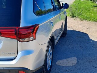 2018 Mitsubishi Outlander III Рестайлинг 2, серебристый, 2150000 рублей, вид 5