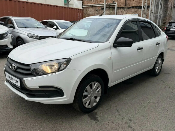 2018 Lada (ВАЗ) Granta I Рестайлинг, белый, 549000 рублей - вид 1
