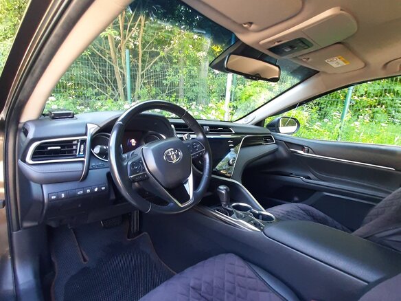 2018 Toyota Camry VIII (XV70), коричневый, 2730000 рублей - вид 17