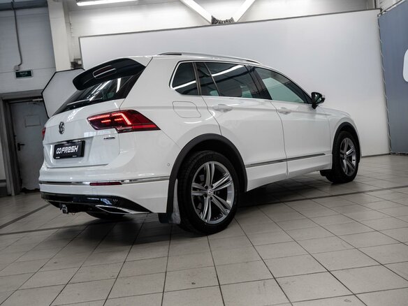 2018 Volkswagen Tiguan Allspace II, белый, 3369000 рублей - вид 5