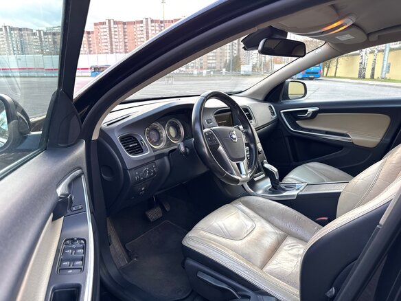 2013 Volvo S60 II, чёрный - вид 6