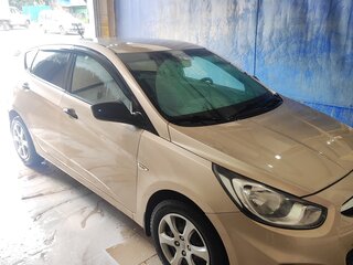2011 Hyundai Solaris I, бежевый, 630000 рублей, вид 2