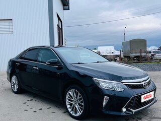 2017 Toyota Camry VII (XV50) Рестайлинг 2, чёрный, 2090000 рублей, вид 1