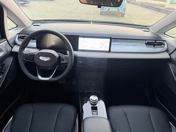 2024 Geely Geometry E 39.4 kWh, белый, 1380000 рублей - вид 9