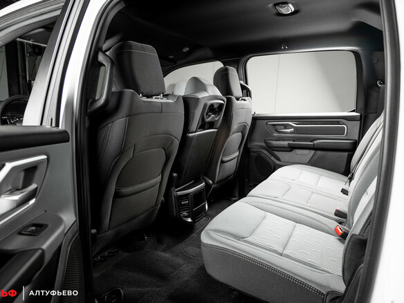 2023 Ram 1500 Crew Cab eTorque V, белый, 6650000 рублей - вид 12