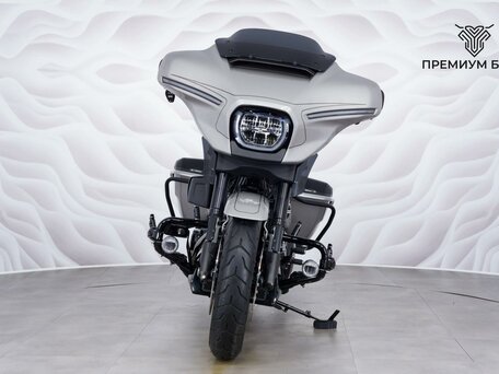 2023 Harley-Davidson CVO Street Glide, серый, 3899000 рублей, вид 4