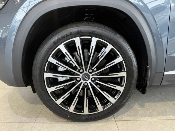 2026 Geely Monjaro I Рестайлинг, серый - вид 6