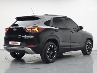 2022 Chevrolet TrailBlazer III, чёрный, 1979000 рублей, вид 3
