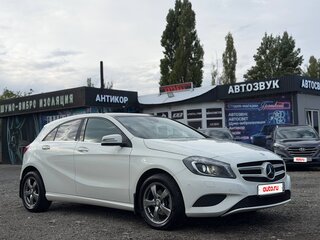 2013 Mercedes-Benz A-Класс 200 CDI III (W176), белый, 2000000 рублей, вид 3