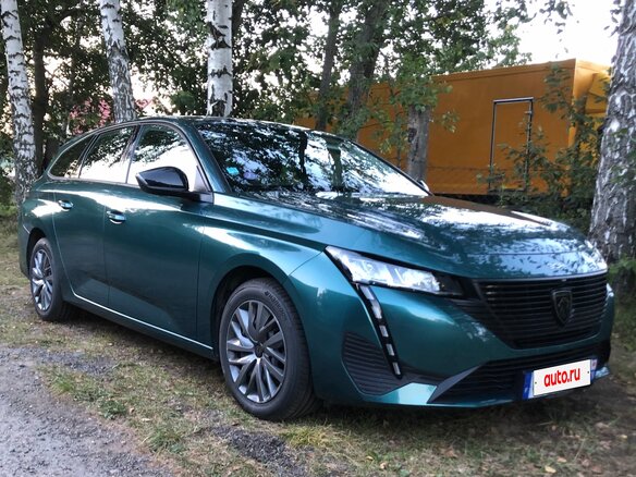 2022 Peugeot 308 III, зелёный, 1200000 рублей
