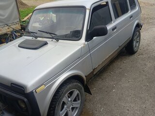 2015 Lada (ВАЗ) 2131 (4x4) 213105 I, серебристый, 320000 рублей, вид 1