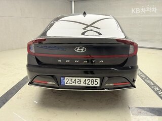2023 Hyundai Sonata VIII (DN8), чёрный, 2100000 рублей, вид 3
