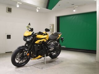 2023 Triumph Street Triple, жёлтый, 1103000 рублей, вид 4