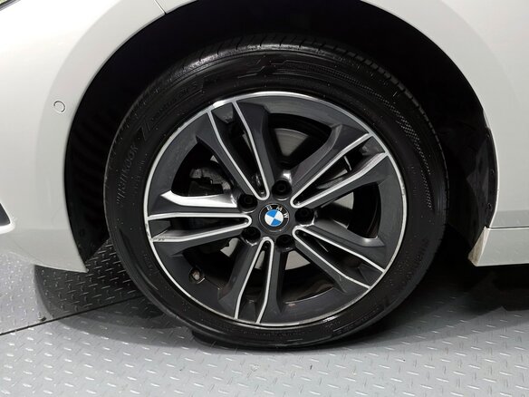 2020 BMW 1 серии 118d III (F40), белый, 2105000 рублей - вид 4