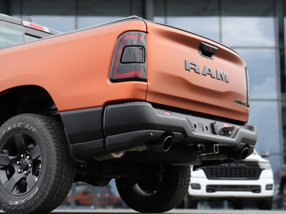 2026 Ram 1500 Quad Cab V Рестайлинг, оранжевый, 8910000 рублей - вид 12