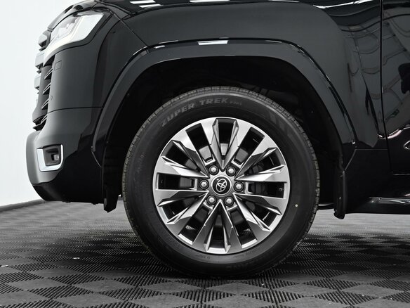 2023 Toyota Land Cruiser 300 Series, чёрный, 9900000 рублей - вид 27