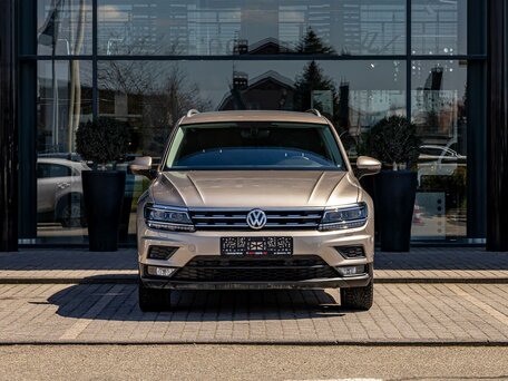 2019 Volkswagen Tiguan II, бежевый, 2015000 рублей, вид 2