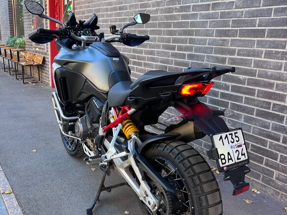 2021 Ducati Multistrada V4, серый, 2000000 рублей - вид 3