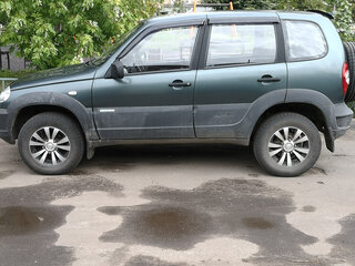 2011 Chevrolet Niva I Рестайлинг, зелёный, 440000 рублей, вид 3