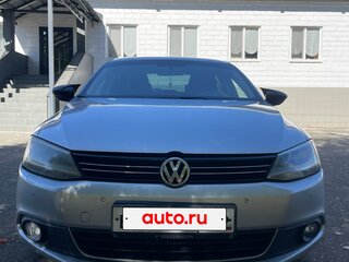 2013 Volkswagen Jetta VI, серебристый, 860000 рублей, вид 2