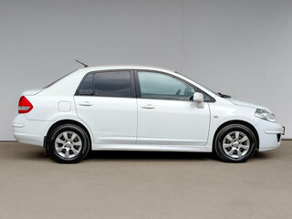 2012 Nissan Tiida I Рестайлинг, белый, 670000 рублей, вид 4