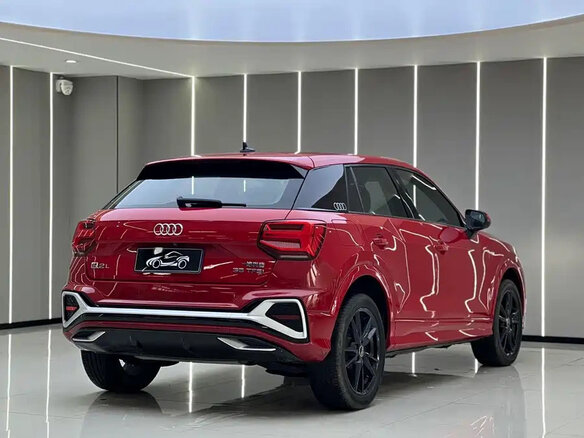 2022 Audi Q2 35 TFSI I Рестайлинг, красный - вид 3