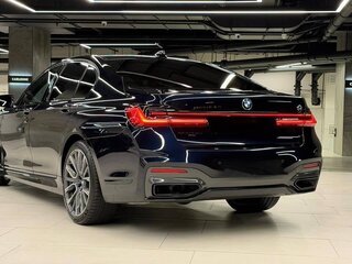 2021 BMW 7 серии 740d xDrive VI (G11/G12) Рестайлинг, чёрный, 8500000 рублей, вид 3