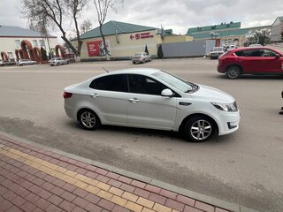 2011 Kia Rio III, белый, 750000 рублей, вид 5