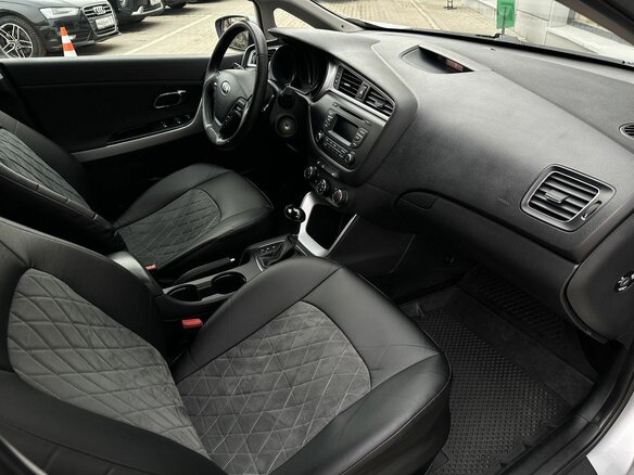 2018 Kia Ceed II Рестайлинг, серебристый, 1550000 рублей - вид 13