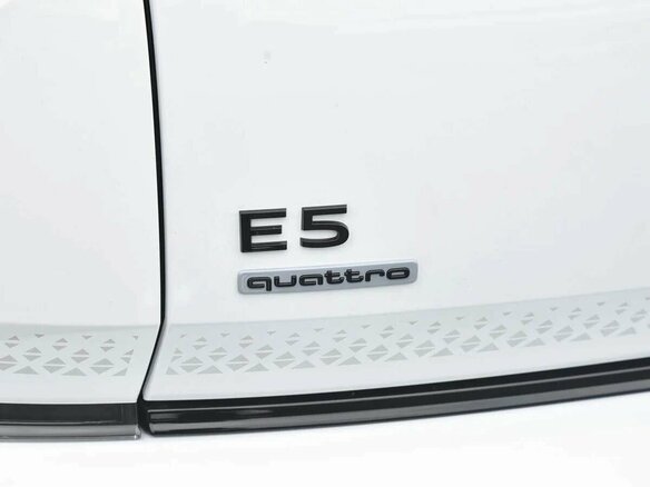 2026 Audi E5 83 kWh, белый, 7620000 рублей - вид 7