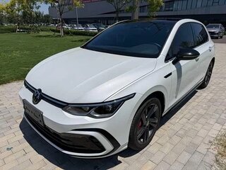 2023 Volkswagen Golf VIII, белый, 1810010 рублей, вид 1