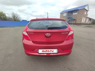 2015 Hyundai Solaris I Рестайлинг, красный, 890000 рублей, вид 5