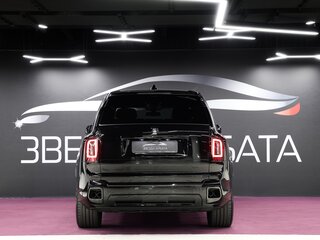 2025 Rolls-Royce Cullinan Black Badge I Рестайлинг (Series II), чёрный, 61900000 рублей, вид 4