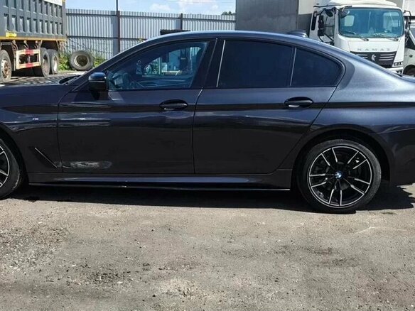 2019 BMW 5 серии 520d xDrive VII (G30/G31/G38), чёрный, 2650000 рублей - вид 1
