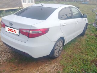 2014 Kia Rio 4-speed III, белый, 950000 рублей, вид 3
