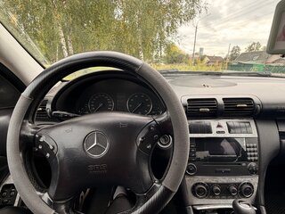 2004 Mercedes-Benz C-Класс 200 II (W203) Рестайлинг, серый, 560000 рублей, вид 3