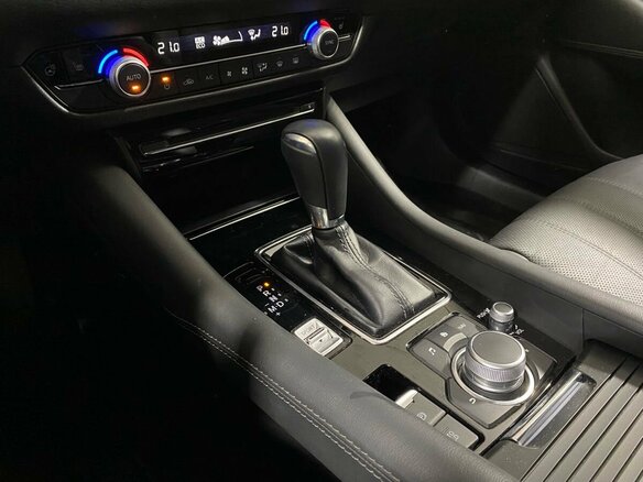 2021 Mazda 6 III (GJ) Рестайлинг 2, красный, 2539900 рублей - вид 17