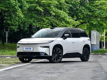 2026 Toyota bZ3X 67.9 kWh, белый, 3400000 рублей, вид 1