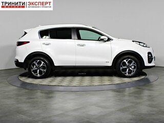 2018 Kia Sportage IV Рестайлинг, белый, 1863000 рублей, вид 4