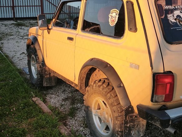 2000 Lada (ВАЗ) 2121 (4x4) I Рестайлинг, бежевый - вид 3