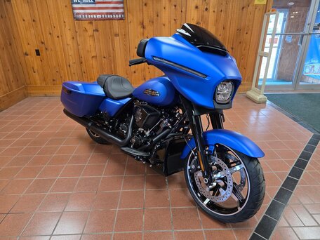 2026 Harley-Davidson Street Glide, синий, 3816000 рублей, вид 2