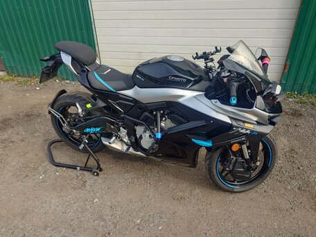 2025 CFMoto 675SR-R, чёрный, 700000 рублей, вид 1