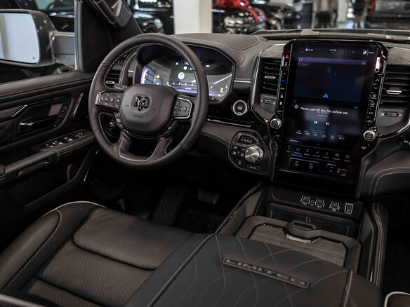 2026 Ram 1500 Crew Cab V Рестайлинг, серебристый, 9490000 рублей - вид 27
