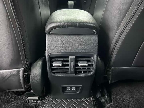 2023 Toyota Corolla XII (E210), голубой, 1900000 рублей - вид 13