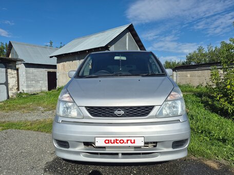 2001 Nissan Serena II (C24), серебристый, 490000 рублей, вид 2