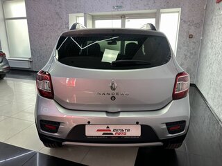 2021 Renault Sandero Stepway II Рестайлинг, серебристый, 1299000 рублей, вид 4