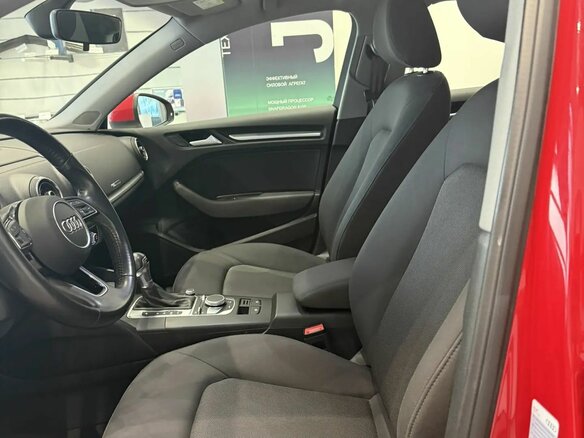 2018 Audi A3 III (8V) Рестайлинг, красный, 1799000 рублей - вид 22