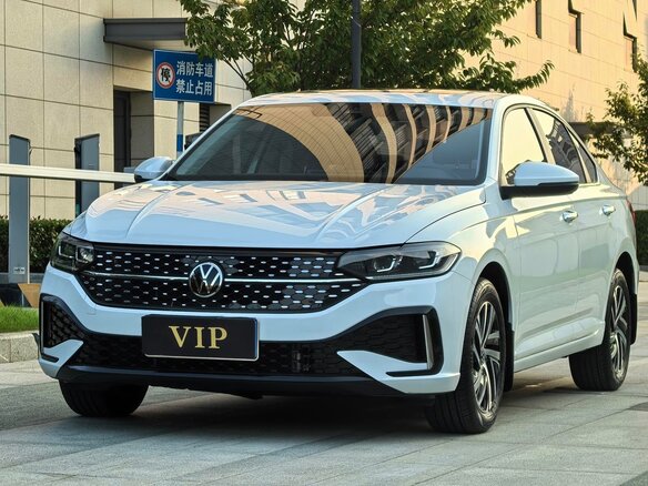 2023 Volkswagen Lavida III Рестайлинг, белый, 1595000 рублей - вид 2